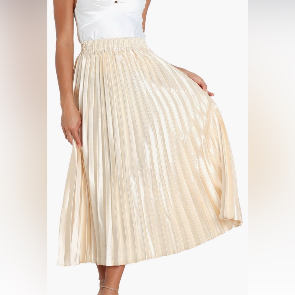 NWOT Petal & Pup Gold Missie Skirt